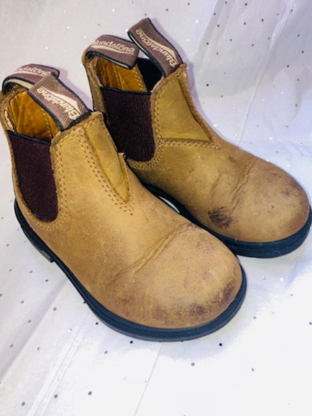 Blundstone Classic Chelsea Kids Boot size AU/UK 7 - US 8 in Rustic Brown